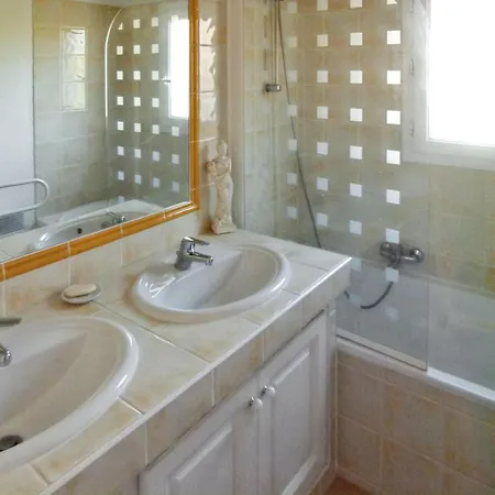 Maison Conviviale Avec Vue Sur La Montagne A *