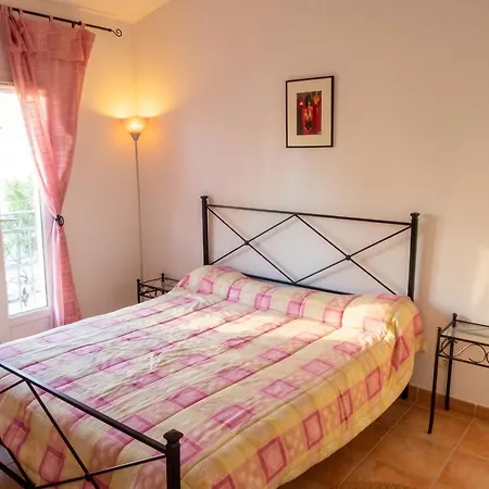 Maison Conviviale Avec Vue Sur La Montagne A סן-מקסים